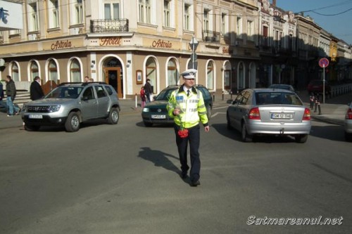 politisti-8martie02