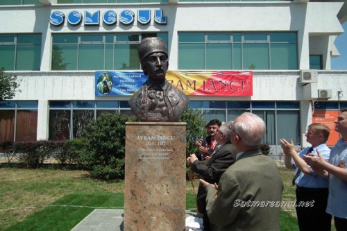 avram-iancu-bust12