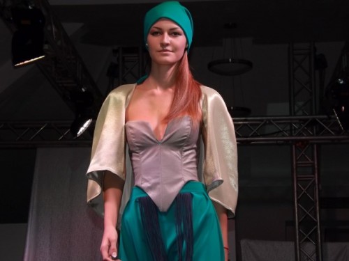 Moda16