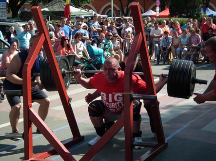 strong man16
