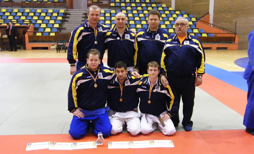 O medalie de aur şi trei de bronz la Campionatul Naţional de Judo