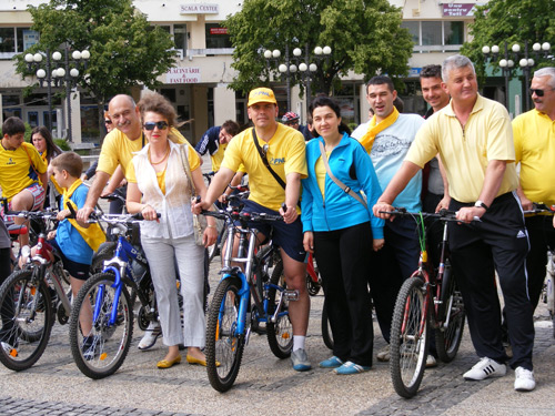 Liberalii au sărbătorit pe biciclete Ziua Internaţională a Sportului