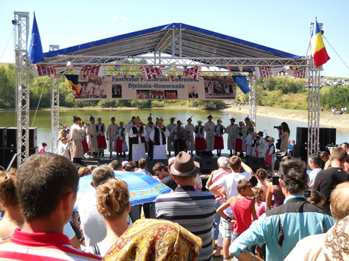 Duminică, festivalul folcloric de la Oțeloaia