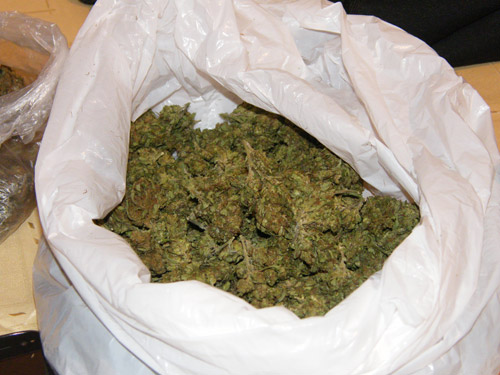 Droguri descoperite în bagajele unui sătmărean