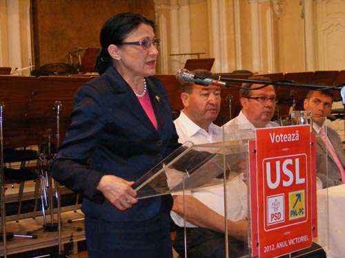 Ecaterina Andronescu în mijlocul dascălilor sătmăreni (galerie foto)