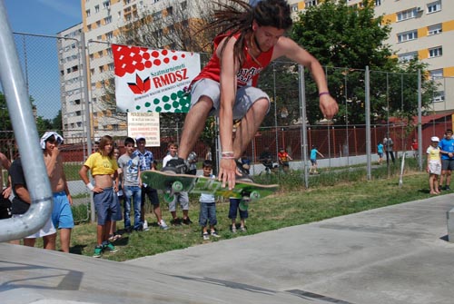 OpenX2 – adrenalină şi curaj pe placa de skateboard