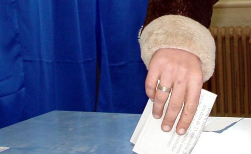 12 candidaţi la şefia Consiliului Judeţean, 6 la Primărie 12 candidaţi la şefia Consiliului Judeţean, 6 la Primărie