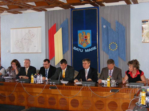 Consilierii judeţeni s-au întrunit astăzi în şedinţă extraordinară