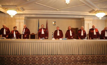 Curtea constituţională nu se împotriveşte suspendării preşedintelui Traian Băsescu