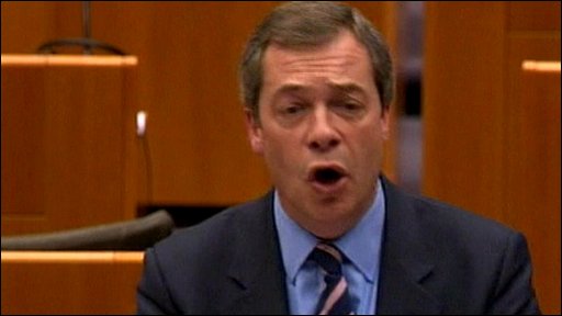 Nigel Farage: „Cine dracu’ vă credeţi voi?” Nigel Farage: „Cine dracu’ vă credeţi voi?”