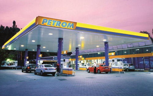 Petrom ieftineşte carburanţii, de la miezul nopţii