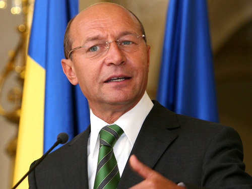 Băsescu: PSD nu poate câştiga alegerile prezidenţiale fără PNL