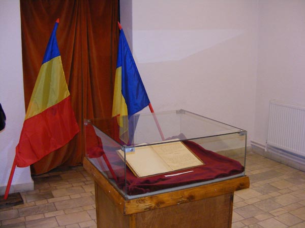 „Sătmărenii şi Marea Unire” – într-o expoziţie dedicată Zilei Naţionale a României