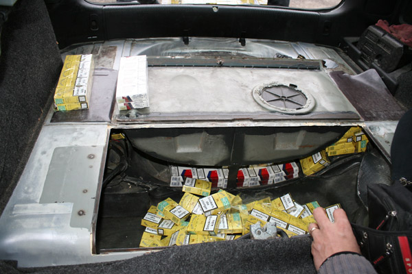 1700 pachete cu țigări de contrabandă confiscate