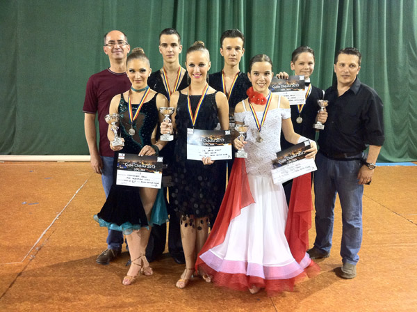 Dansatorii de la “Royal Dance Club” Satu Mare s-au întors cu multe premii de la “Cupa Clujului”