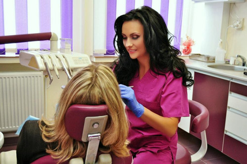 Dr. Laura Bota: “Serviciile publice de sănătate suferă de o lipsă cronică a investiţiilor !!!”