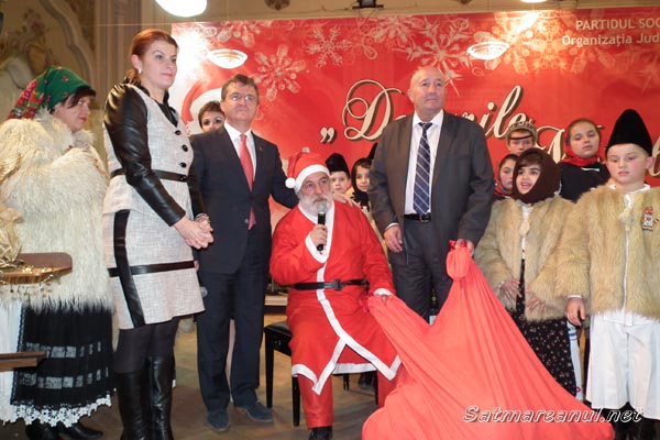 „Darurile Moşului” au ajuns azi în mâinile a sute de copii (foto)
