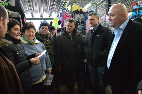 Primarul Dorel Coica s-a întâlnit cu comercianţii din Piaţa “Someş”