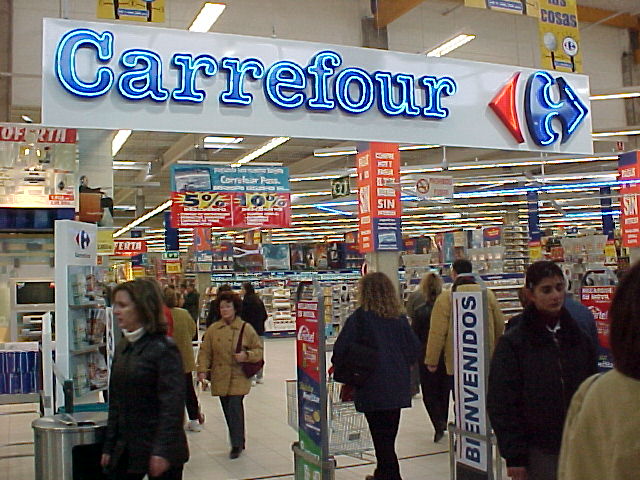 De ce a intrat Carrefour în insolvenţă?