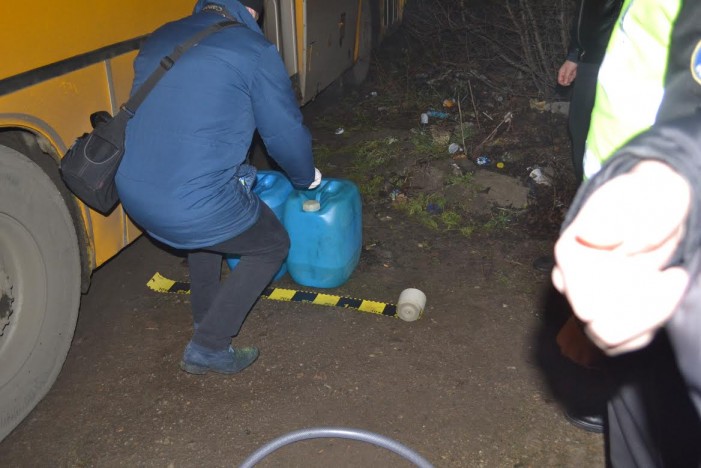Şofer de la Transurban prins în flagrant în timp ce fura combustibil(foto)