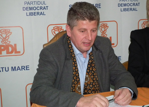 Primarul din Călineşti-Oaş acuzat de fraudă de către viceprimarul Vasile Birtoc