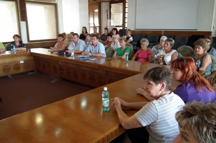 Asistenții maternali “au luat cu asalt” Prefectura