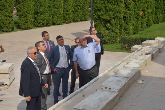 Lucrările de reabilitare a Monumentului Ostașului Român din Carei sunt în grafic