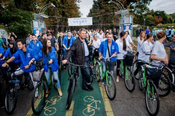Gălăgia și lipsa de consens m-au convins să votez cu Klaus Iohannis.  Hai să învingem din prima!
