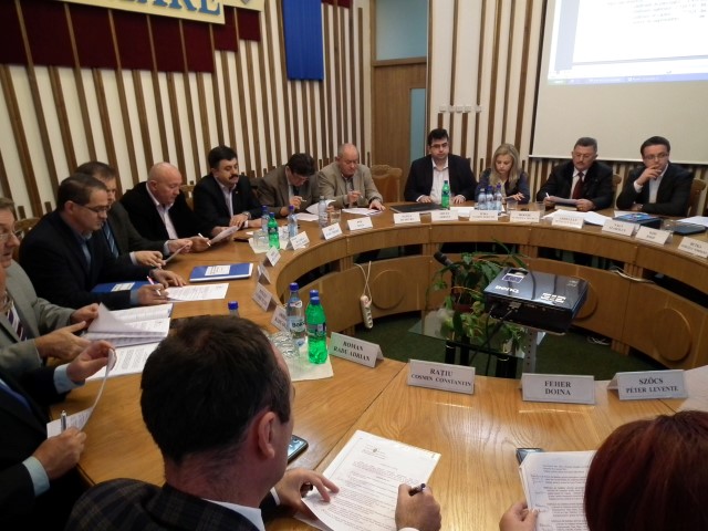 Consilierii locali au votat creșterea numărului de burse pentru elevii din municipiul Satu Mare