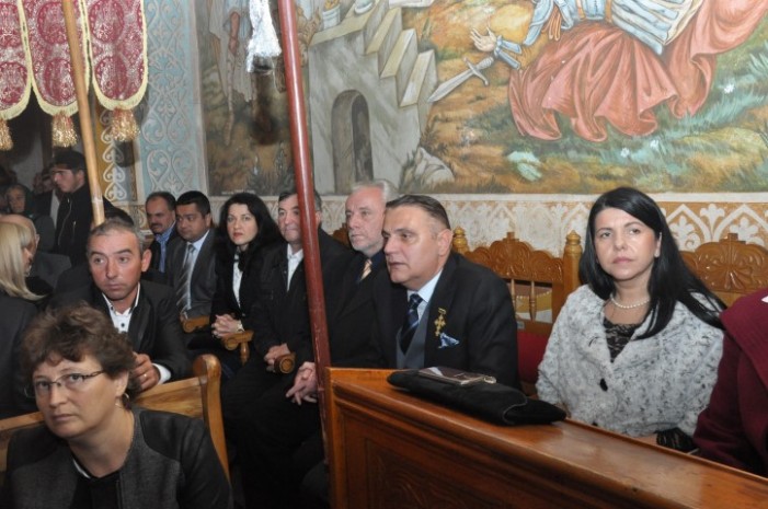 Pensionarii îl vor pe Tăriceanu la Cotroceni