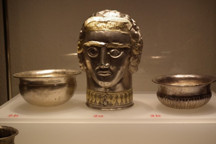 Sătmărenii mai au la dispoziție o săptămână să viziteze expoziția „Aurul şi argintul antic al României”