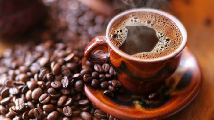 Ce se întâmplă dacă bei trei cești de cafea pe zi?