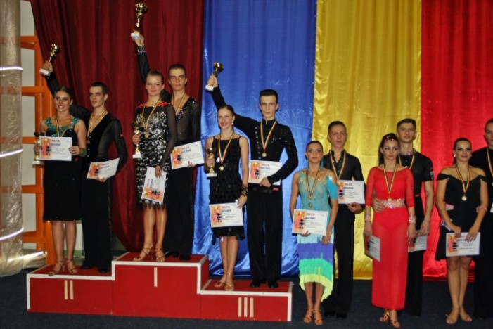 Opt medalii pentru „Royal Dance Club” la Concursul Național de la Baia Mare