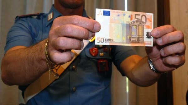 Euro falși descoperiți la Carei