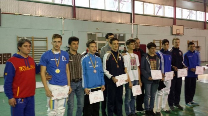 Sătmăreanul Adam Macska a cucerit medalia de bronz la Campionatul Național de spadă pentru cadeți