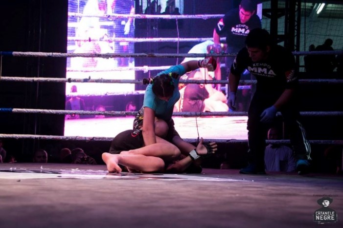 Sătmăreanca Alice Ardelean a învins-o prin KO pe Roxana Crișan