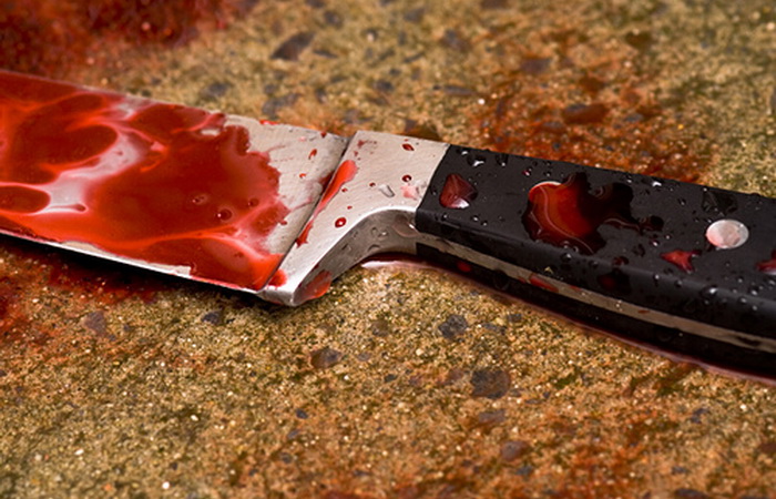 Un tânăr din Săcășeni și-a înjunghiat tatăl cu un cuțit în torace