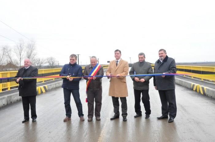 A fost inaugurat noul pod de la Domănești