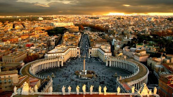 Scandalurile de corupţie zguduie Vaticanul