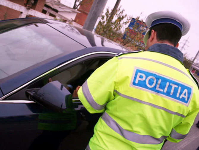 Șoferi amendați de polițiști