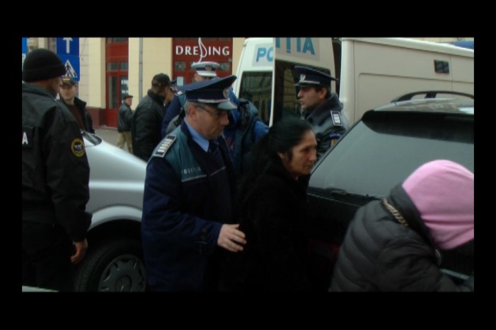 Traficanți de țigări, duși la Tribunal pentru arest preventiv