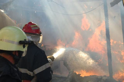 Patru copii au incendiat o magazie de furaje