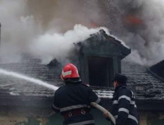 Incendiu la o casă din Prilog
