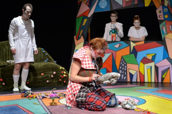 Teatrul de păpuși din Timișoara vine la Satu Mare