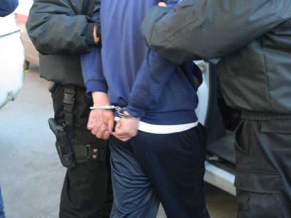 Arestat după ce a furat bani