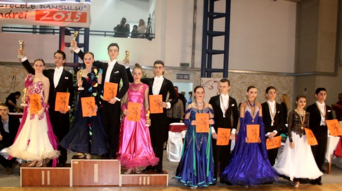 Nouă medalii pentru „Royal Dance Club” la Concursul național de la Oradea