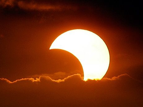 Eclipsa parțială de Soare va fi vizibilă și din Satu Mare