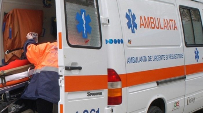 Fetiță de 4 ani, lovită de o mașină