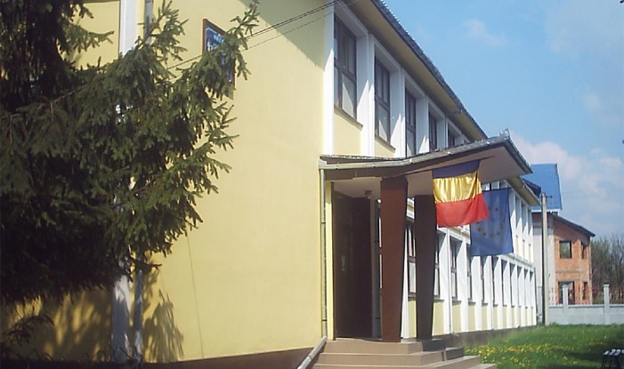 Două eleve din Negrești-Oaș, calificate la concursul național „Alege! Este dreptul tău”