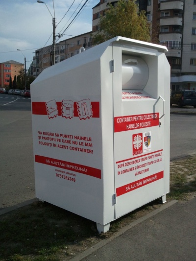 Caritas Satu Mare reia acțiunea de colectare a hainelor